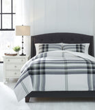 Stayner Comforter Set