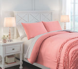 Avaleigh Comforter Set