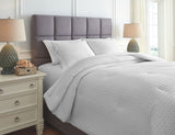 Maurilio Comforter Set