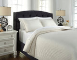 Raleda Coverlet Set