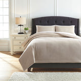 Mayda Comforter Set